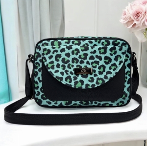 Miętowo- czarna listonoszka box leopard  