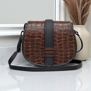 Duża brązowo- czarna listonoszka z klapką brown chic