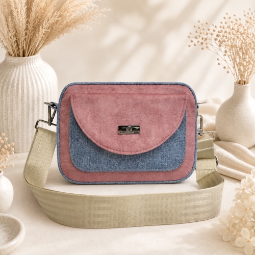 Różowo-niebieska listonoszka Box Denim Rose z jeansową kieszonką i szerokim paskiem.jpeg