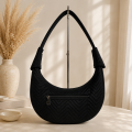 Czarna torebka hobo z pikowanego weluru Luna Hobo Velvet – widok z tyłu