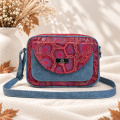 Listonoszka Box Denim Snake Charm jeansowo-czerwona – damska torebka crossbody Kiszelewska