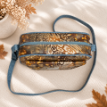 Listonoszka Box Denim Amber Bloom – widok z góry jeansowej torebki damskiej we wzorzysty motyw