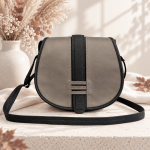 Duża listonoszka z klapką Mocha Mousse Nubuck – szarobrązowo-czarna