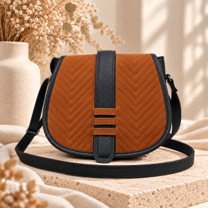 Duża listonoszka z klapką Cinnamon Velvet Herringbone – czarno-ruda